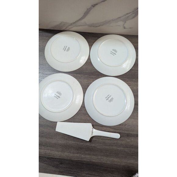 Judy Buswell Winter Watch Plate Set 4 Dessert Plates & 1 Server 8" Bird Design - Picture 5 of 6